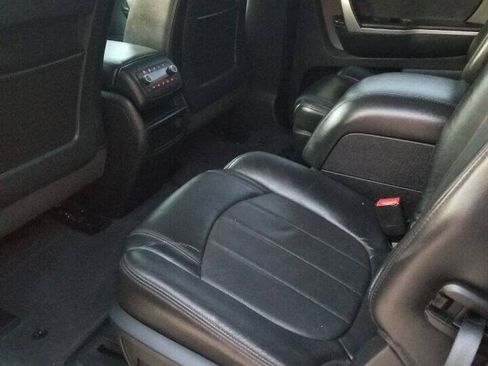 Used 2010 GMC Acadia SLT w/ Technology Package AWD/4WD image 9