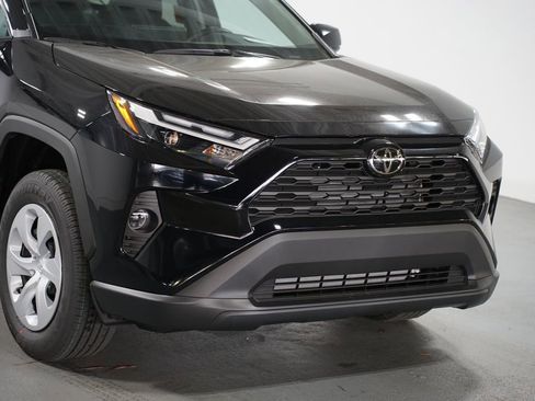 New 2025 Toyota RAV4 LE image 4