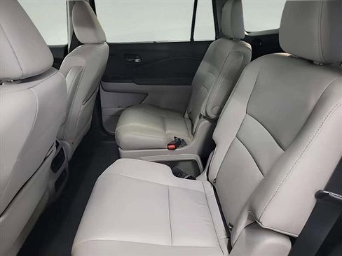 Used 2022 Honda Pilot Touring image 19