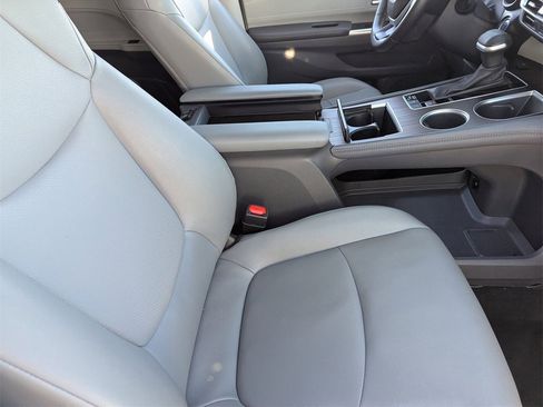Used 2024 Toyota Sienna XLE image 13