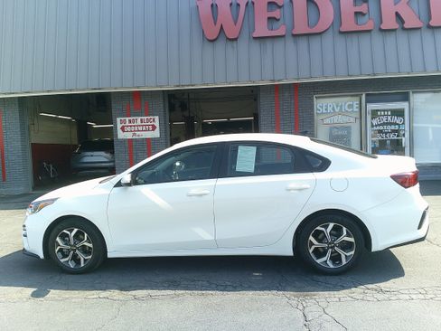 Used 2019 Kia Forte LXS FWD image 4