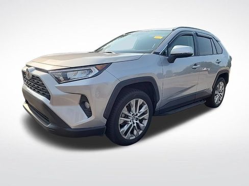 Used 2019 Toyota RAV4 XLE Premium w/ Cold Weather Package FWD image 2
