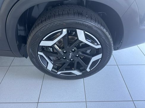 Used 2024 Kia Seltos SX w/ SX Sunroof Package AWD/4WD image 10