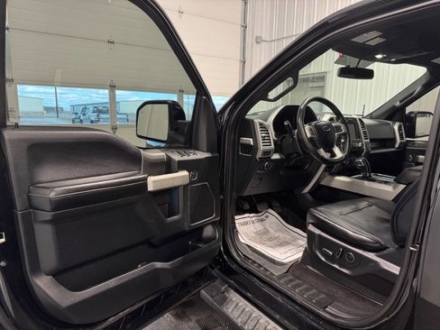 Used 2016 Ford F150 Lariat image 9