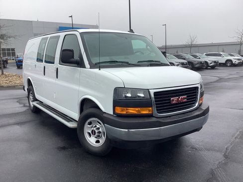Used 2024 GMC Savana 2500 w/ Driver Convenience Package image 8