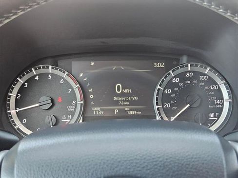 Used 2025 Toyota Highlander XLE FWD image 9