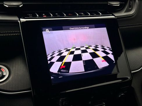 New 2025 Jeep Grand Cherokee Altitude image 21