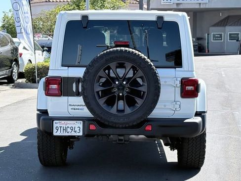 Used 2025 Jeep Wrangler Unlimited Sahara AWD/4WD image 6