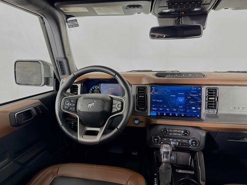 Used 2024 Ford Bronco Outer Banks w/ Sasquatch Package AWD/4WD image 24