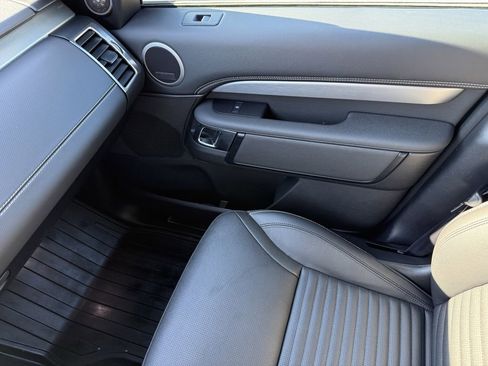 Used 2024 Land Rover Discovery Dynamic SE image 34