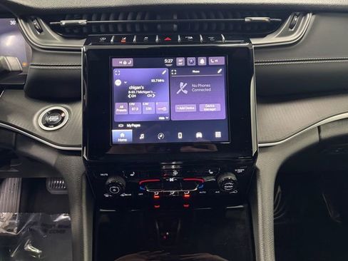 Used 2024 Jeep Grand Cherokee Altitude image 20