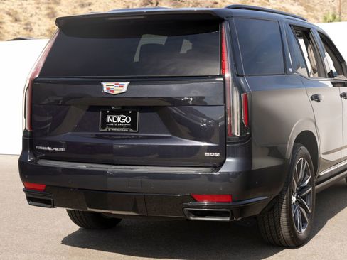 Used 2023 Cadillac Escalade Sport Platinum AWD/4WD image 11
