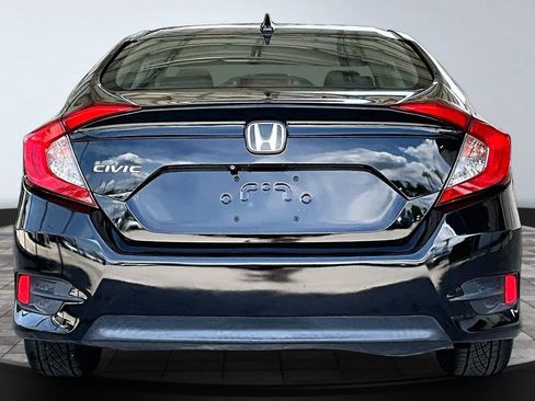 Used 2018 Honda Civic EX image 5