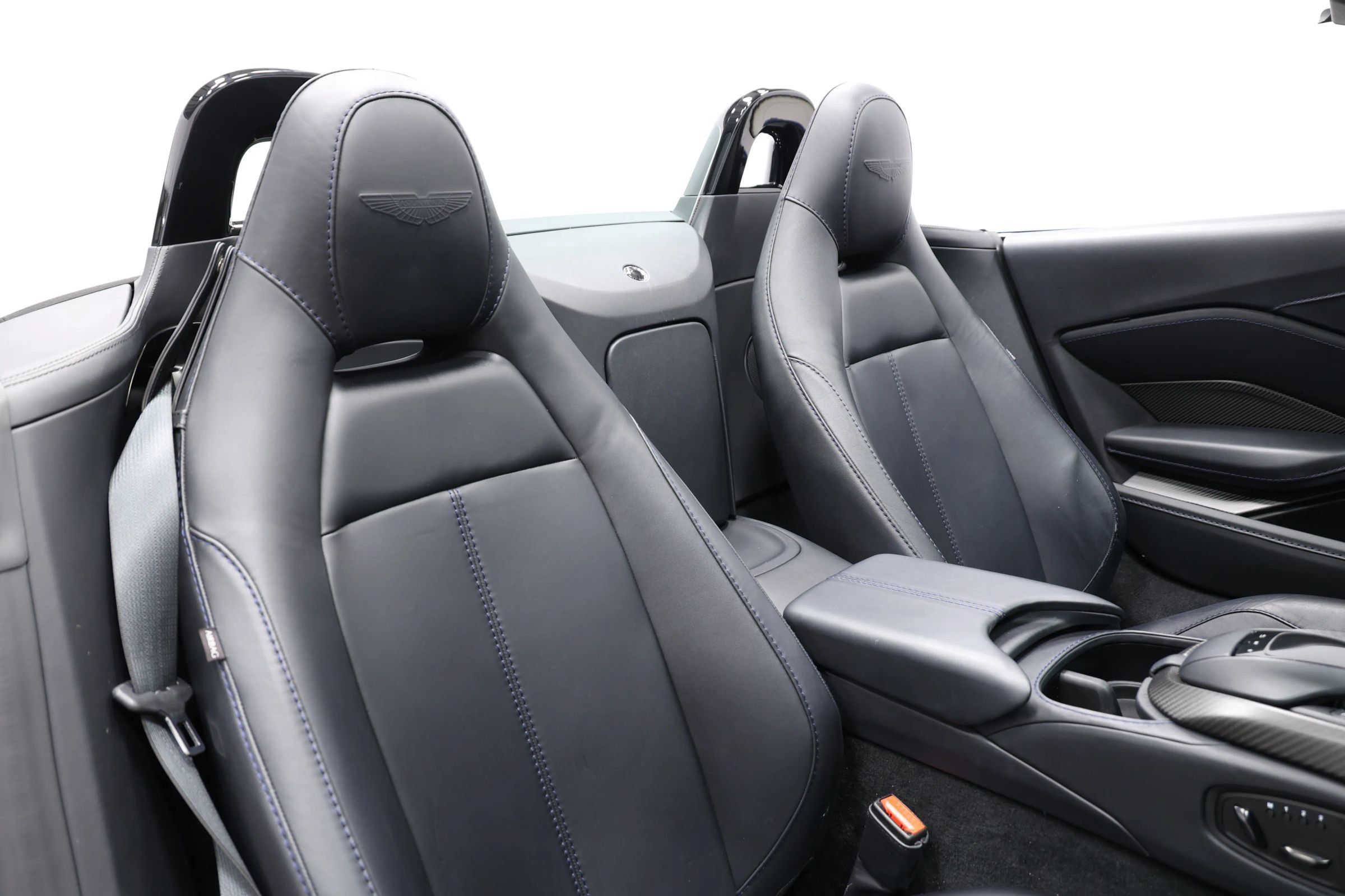 Used 2023 Aston Martin V8 Vantage Roadster RWD image 64