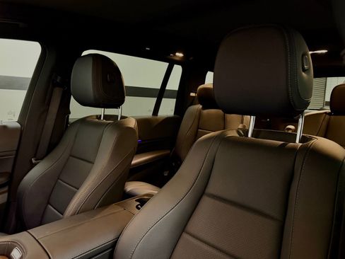 Used 2025 Mercedes-Benz GLS 450 4MATIC image 24