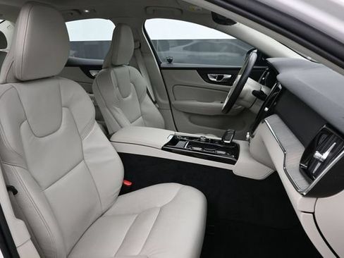 Used 2024 Volvo S60 T8 Plus w/ Protection Package Premier AWD/4WD image 28