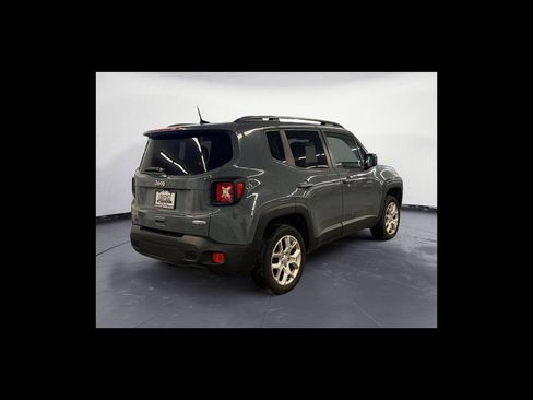 Used 2018 Jeep Renegade Latitude w/ Cold Weather Group AWD/4WD image 6