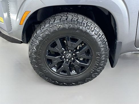 Used 2023 Nissan Frontier SV w/ Midnight Edition Package image 8