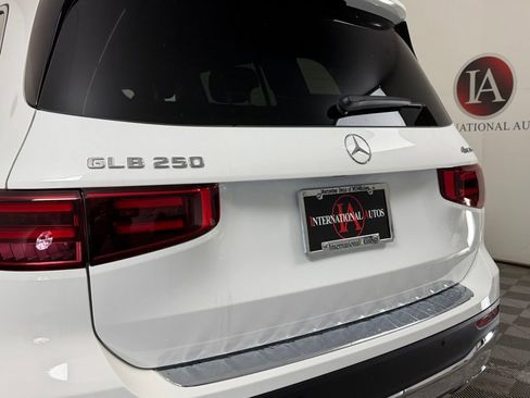 New 2026 Mercedes-Benz GLB 250 4MATIC image 8