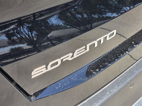New 2025 Kia Sorento S w/ Panoramic Sunroof Package image 8
