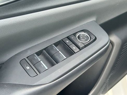 Used 2025 Toyota Prius XLE image 22