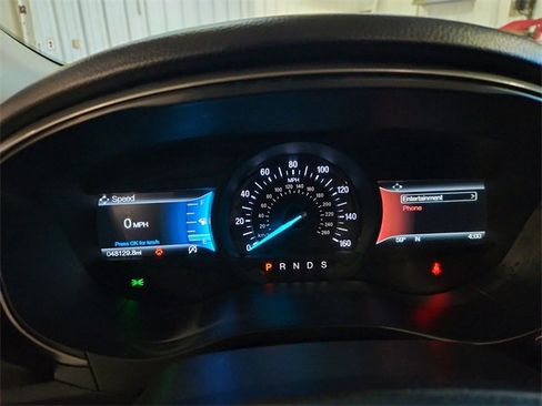 Used 2018 Ford Fusion SE w/ Fusion SE Technology Package image 9