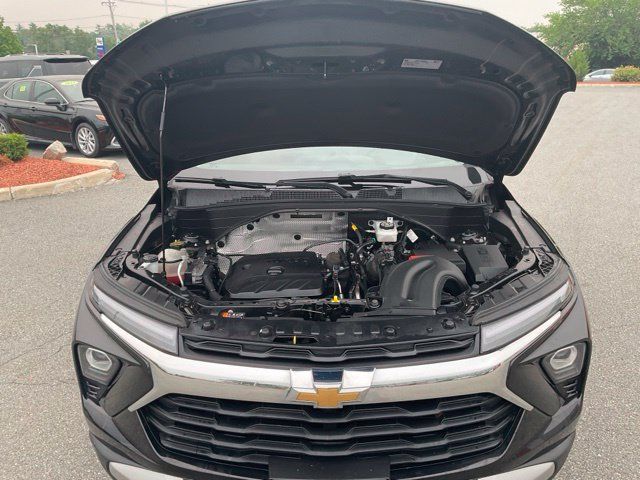 Used 2024 Chevrolet TrailBlazer LT w/ Convenience Package AWD/4WD image 23