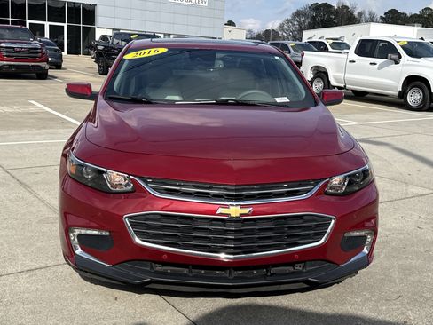 Used 2016 Chevrolet Malibu Premier w/ Driver Confidence Package image 2