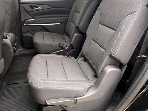 New 2026 Chevrolet Traverse LT w/ Sun and Wheel Package FWD image 25