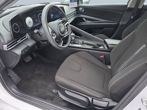 Certified 2024 Hyundai Elantra SEL FWD image 10
