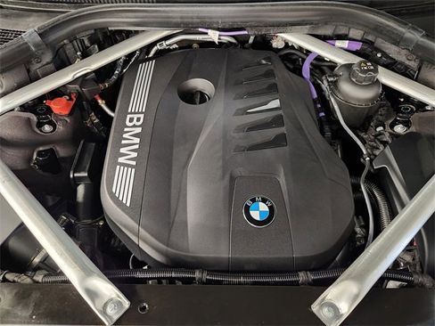 Used 2025 BMW X7 xDrive40i image 32