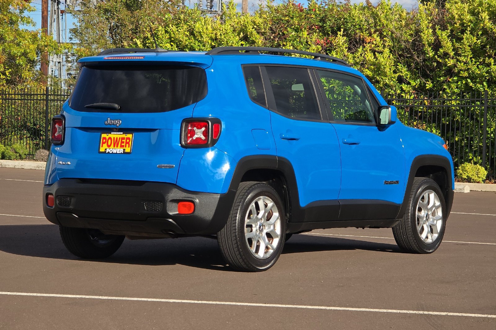 Used 2015 Jeep Renegade Latitude AWD/4WD image 4