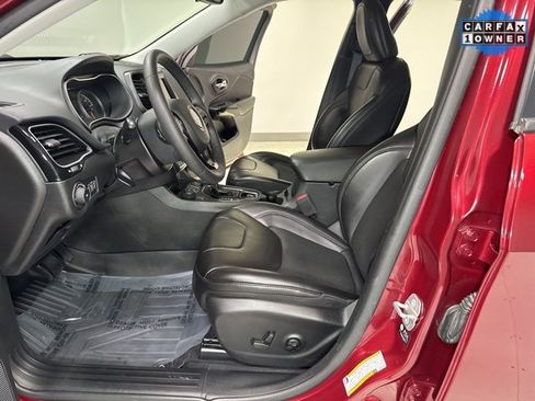 Used 2021 Jeep Cherokee Latitude Plus image 11