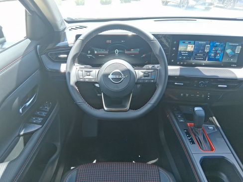 New 2026 Nissan Kicks SR FWD image 14