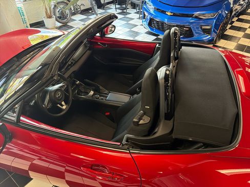 Used 2016 MAZDA MX-5 Miata Club RWD image 10