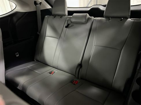 Used 2022 Toyota Highlander XLE image 29