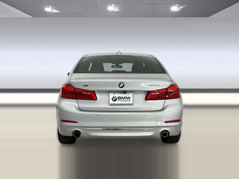 Used 2018 BMW 530i xDrive AWD/4WD image 10