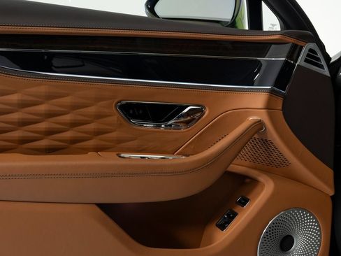 Used 2021 Bentley Flying Spur W12 AWD/4WD image 11