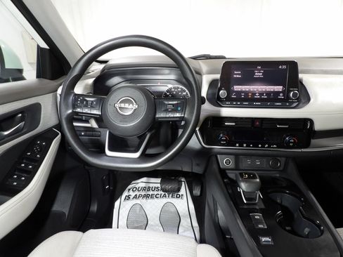 Used 2022 Nissan Rogue SV FWD image 11