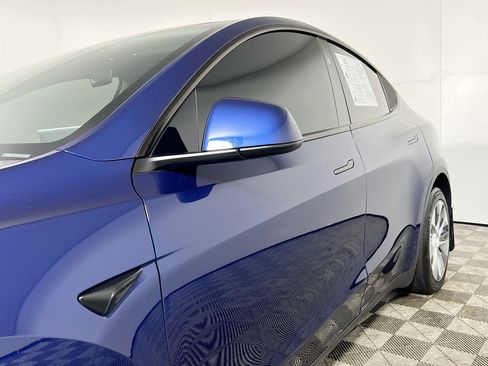 Used 2023 Tesla Model Y Long Range image 13