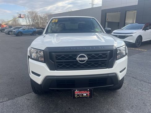 Used 2024 Nissan Frontier S image 2
