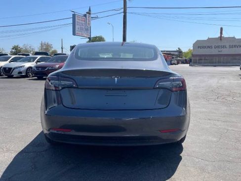 Used 2018 Tesla Model 3 Long Range RWD image 4