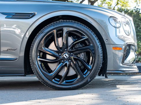 Used 2025 Bentley Flying Spur Plug-In Hybrid AWD/4WD image 6
