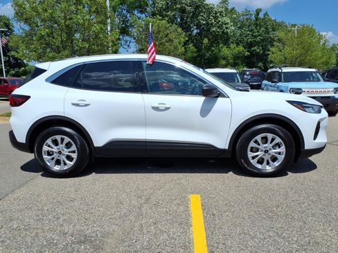 Used 2024 Ford Escape Active AWD/4WD image 9