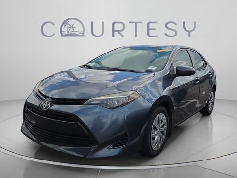 Used 2018 Toyota Corolla LE FWD image 1