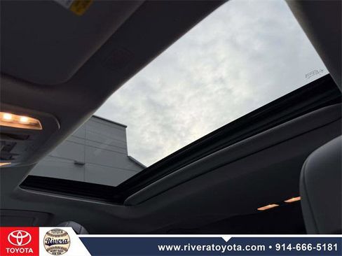 Certified 2022 Toyota Highlander XLE image 29