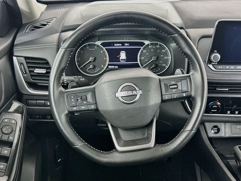 Used 2025 Nissan Rogue SV AWD/4WD image 18