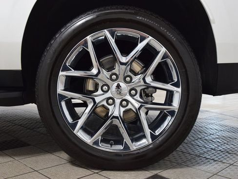 Used 2024 GMC Yukon XL Denali AWD/4WD image 29