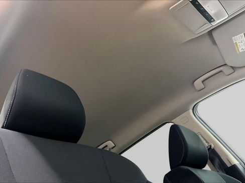 Used 2024 Nissan Rogue S FWD image 14