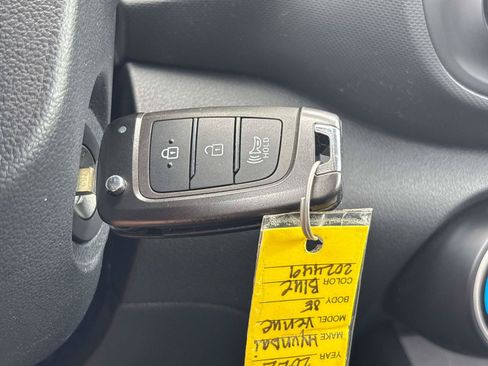 Certified 2022 Hyundai Venue SE w/ Cargo Package FWD image 24